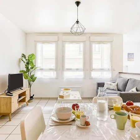 Cosy T2 A 100m De La Gare, Parking Gratuit, Wifi Fibre Pour 4 Personnes Apartment *