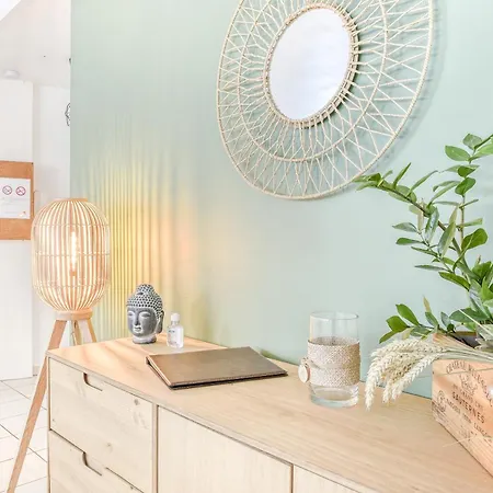 Cosy T2 A 100m De La Gare, Parking Gratuit, Wifi Fibre Pour 4 Personnes * Saint-Cyr-lʼÉcole