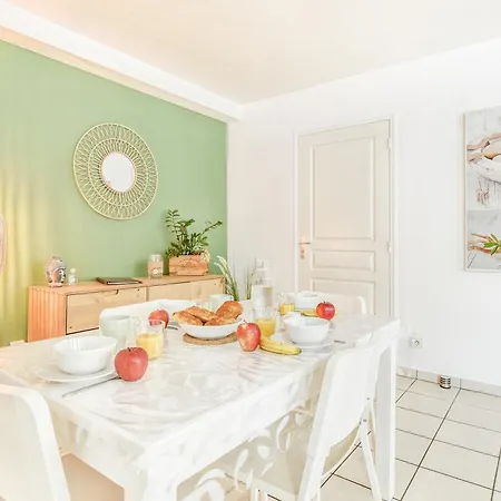 Cosy T2 A 100m De La Gare, Parking Gratuit, Wifi Fibre Pour 4 Personnes Apartment Saint-Cyr-lʼÉcole